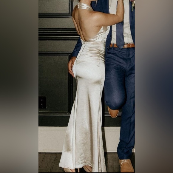 MAKE AN OFFER* NEW Elliatt x Revolve Larina Maxi Dress in Pearl Small - Picture 13 of 14